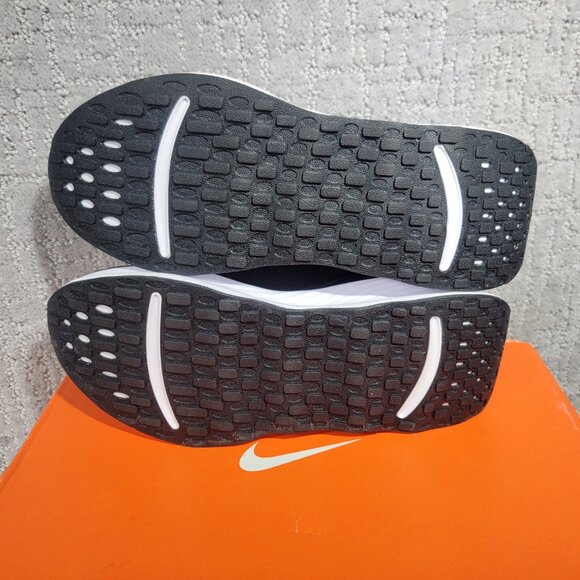 Nike Promina Women's Size US 7 Black White Athletic Running Sneakers FV6343-002 - Picture 10 of 12